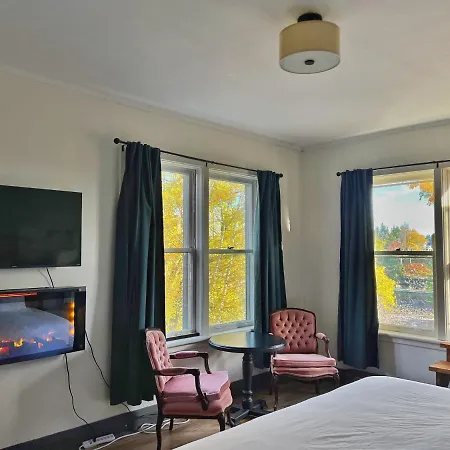 Inn At The Falls Bracebridge Exterior photo