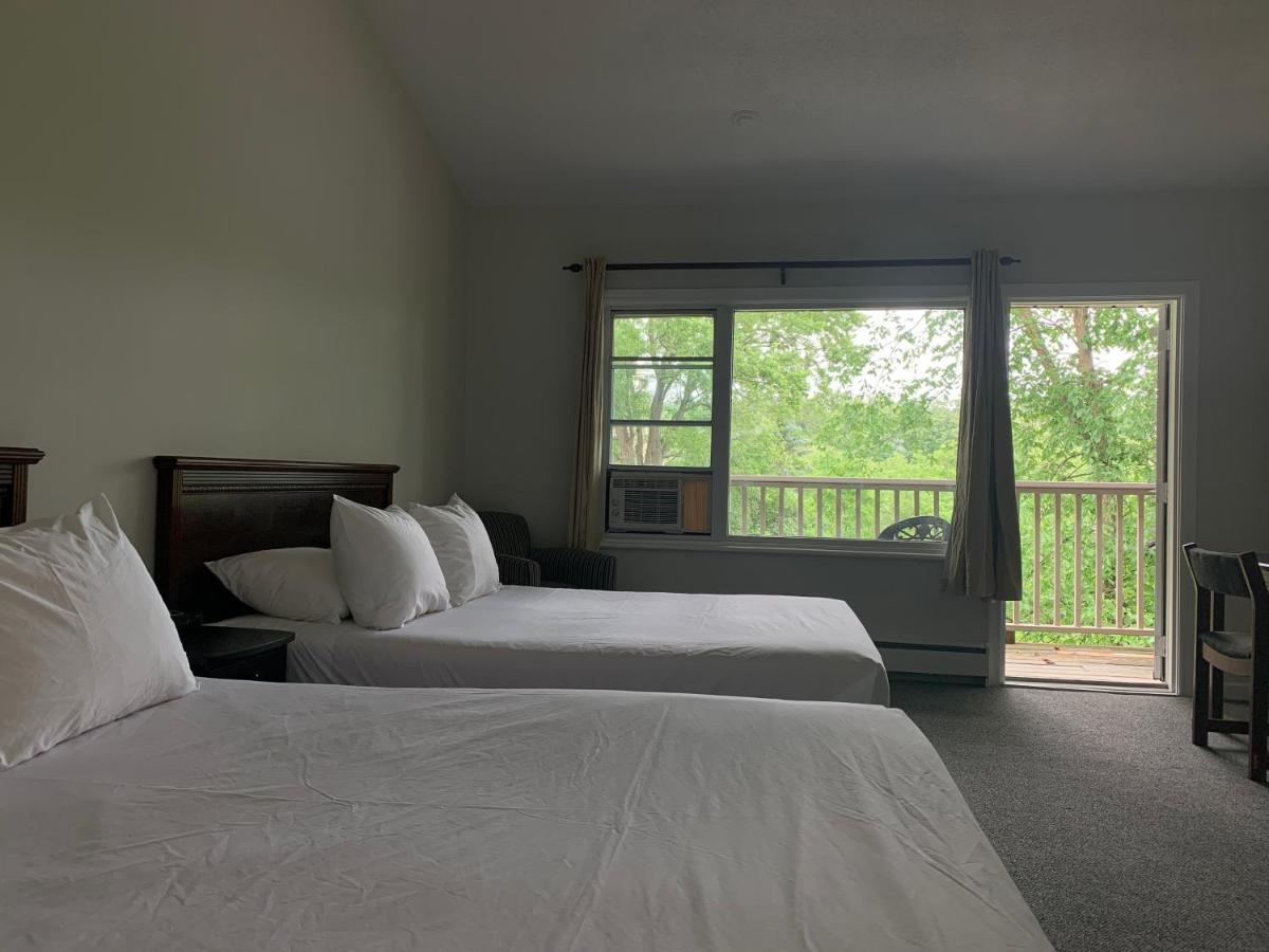 At The Falls 3*