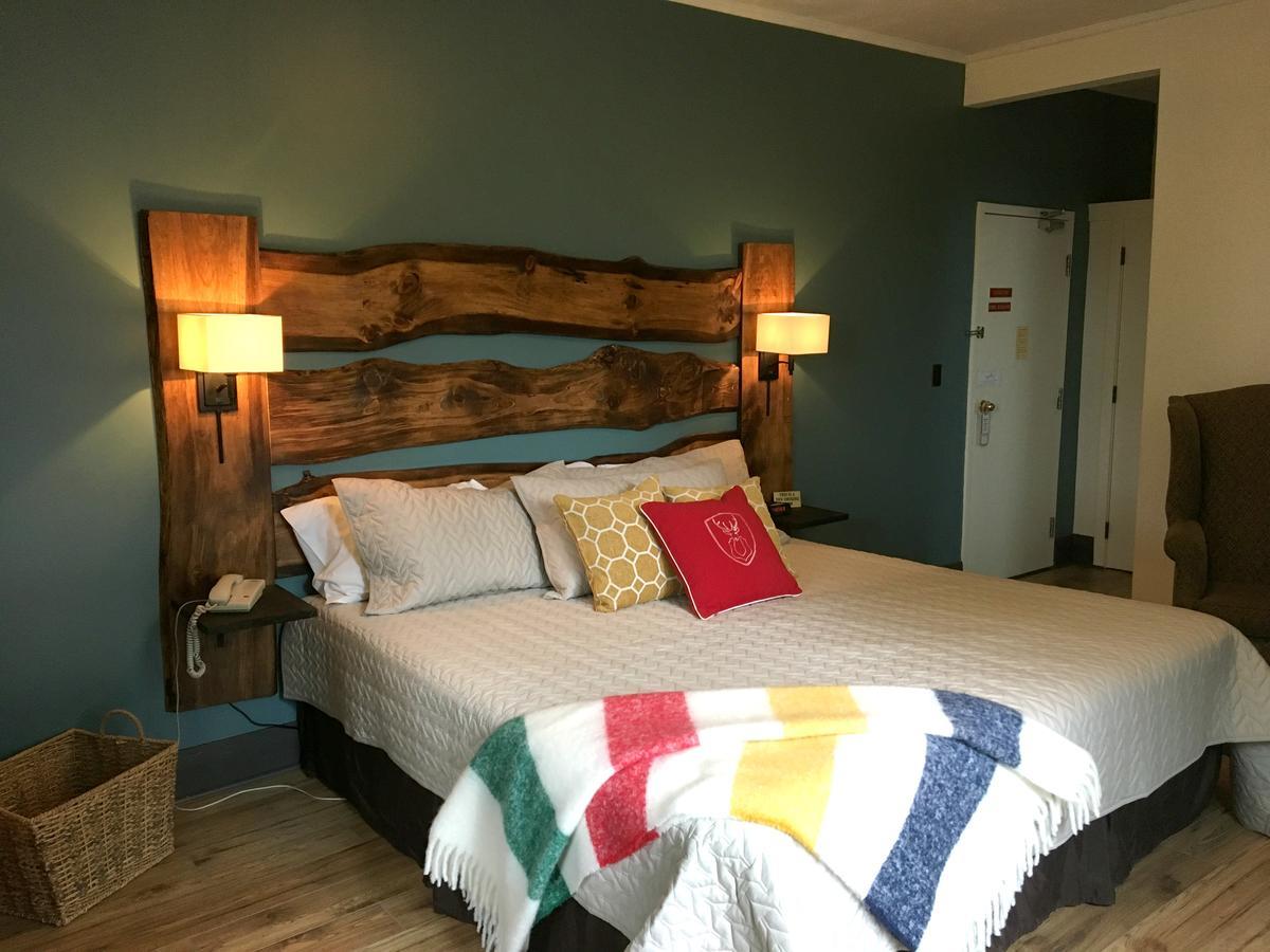Hotel At The Falls Bracebridge