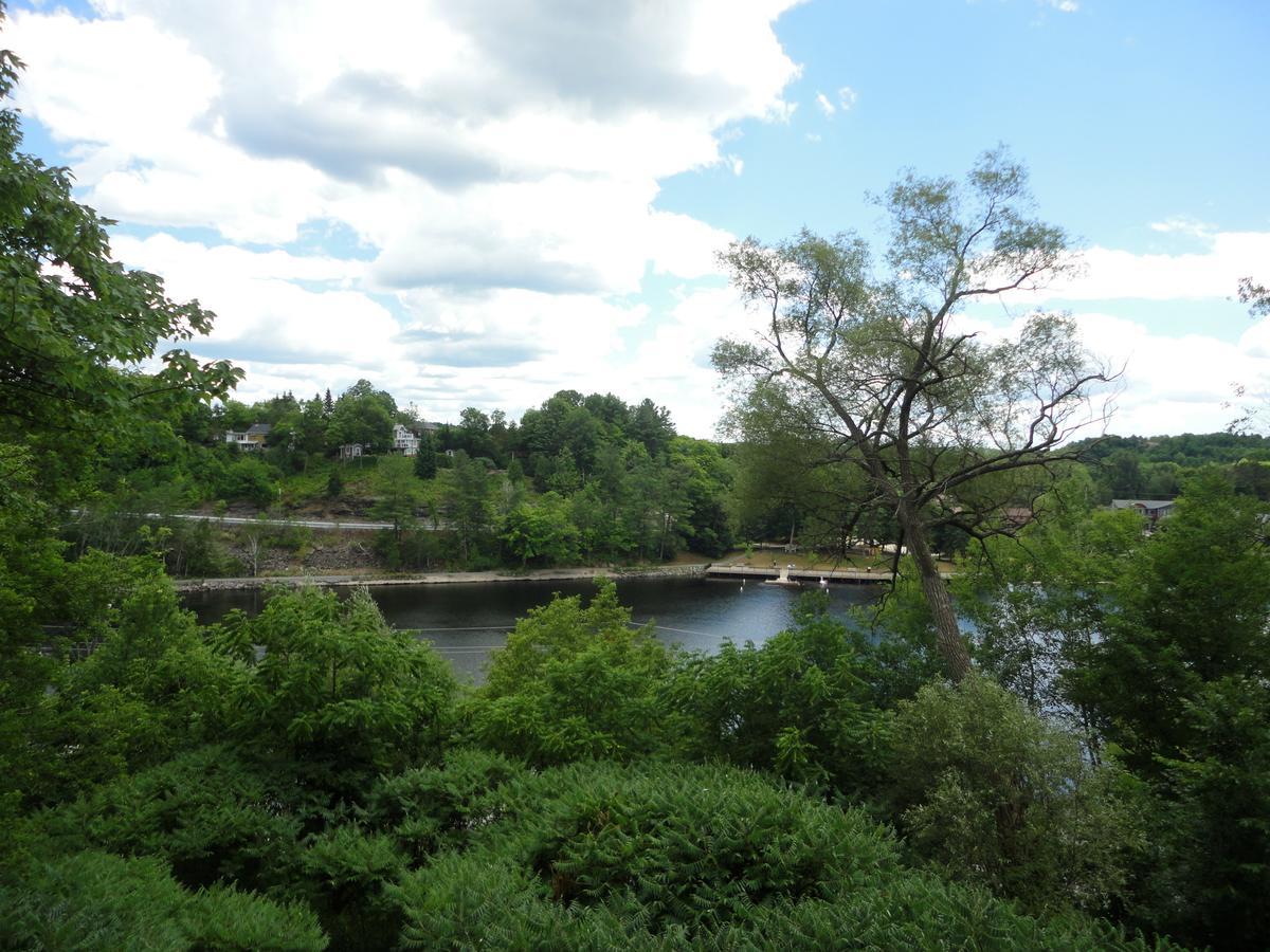 At The Falls 3*